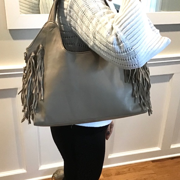 SALE❗️BOHO CHIC TASSELED LEATHER BAG/TOTE - Picture 5 of 16